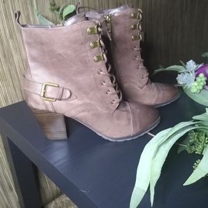 🔥Brown Lace Up Booties🔥